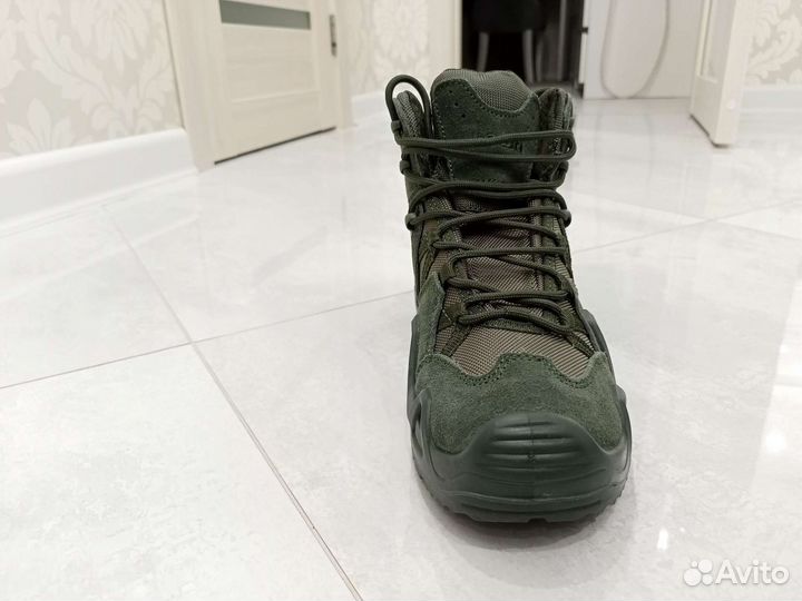 Продам ботинки lowa