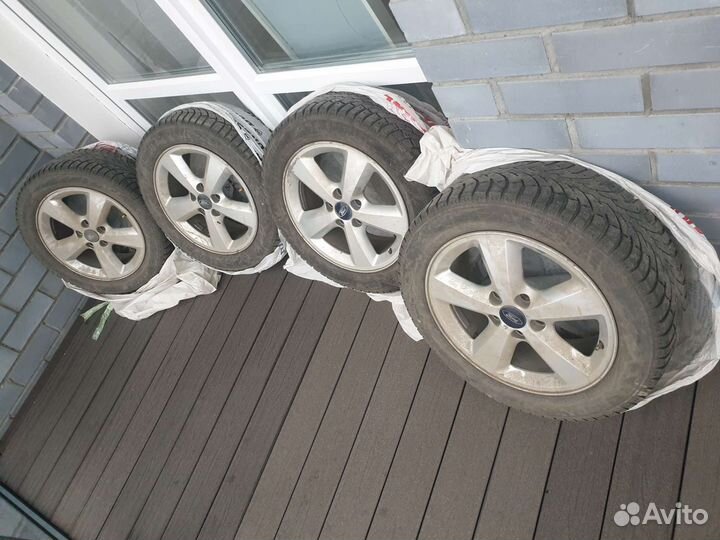 R16 Pirelli Formula Ice 205/55, PCD 5x108 DIA 63.3