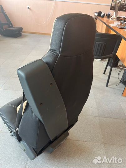 Сиденье водительское Renault