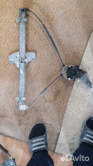 Стеклоподъемник Grand Starex 824044H010