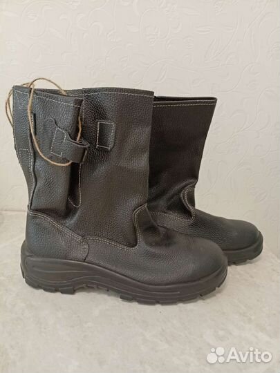 Спецодежда и сапоги мужские