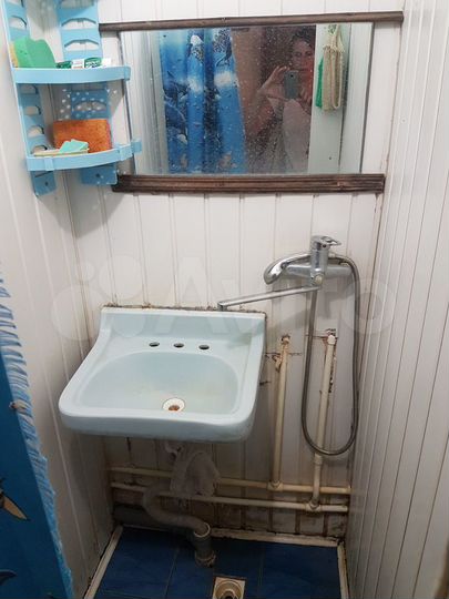 Комната 9 м² в 5-к., 3/5 эт.