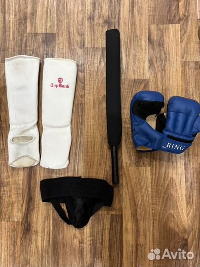 Щитки, перчатки, зашита на пах для каратэ и др