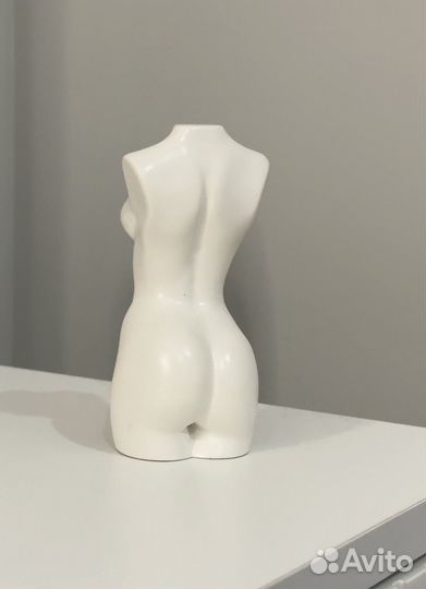 Статуэтка для интерьера белая фигура гипс