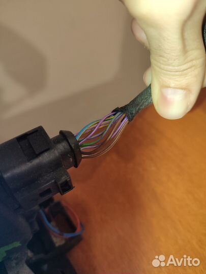 Замок передней правой двери на VAG