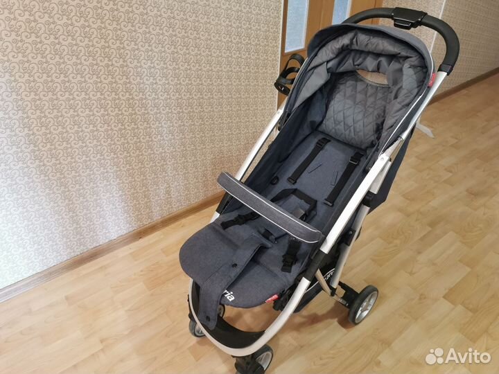 Прогулочная коляска carello gloria