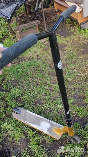 Продам самокат трюковой tech team