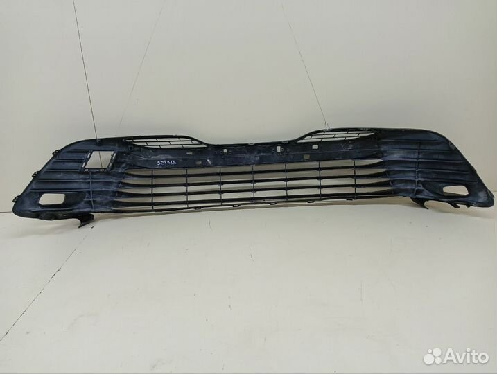 Решетка в бампер центральная Toyota Camry XV70 201