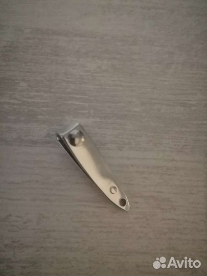 Щипцы для маникюра и бровей