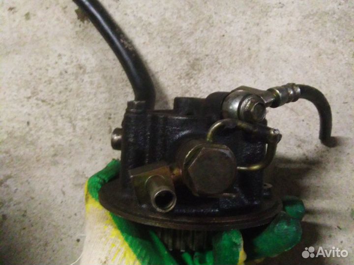 Вакуумный насос Nissan Almera