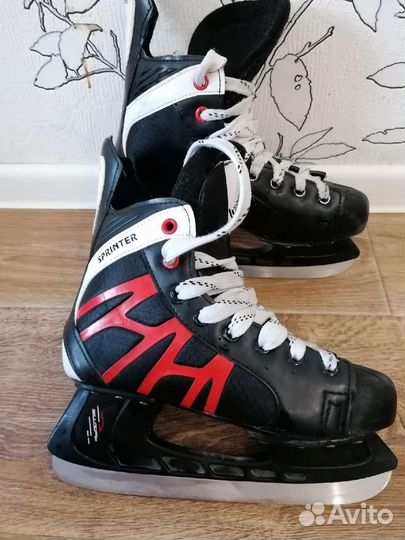 Коньки хоккейные