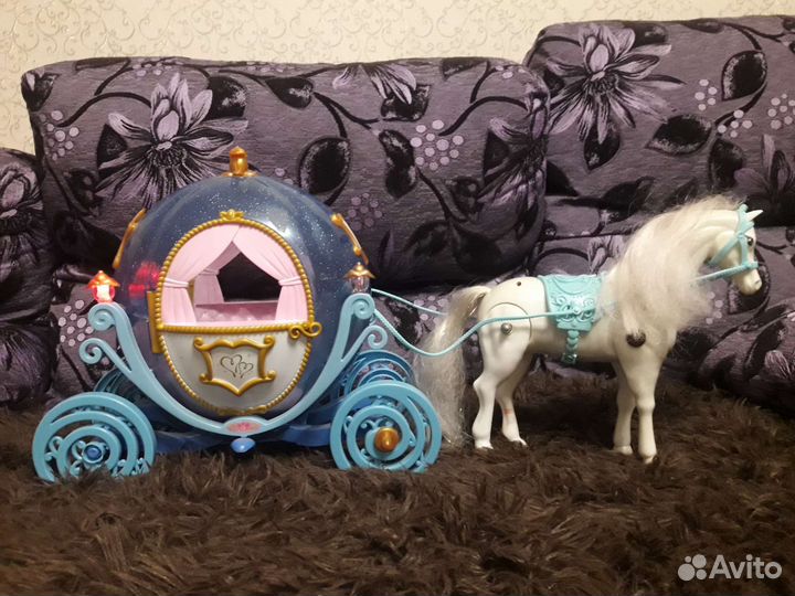 Карета и лошадь для кукол