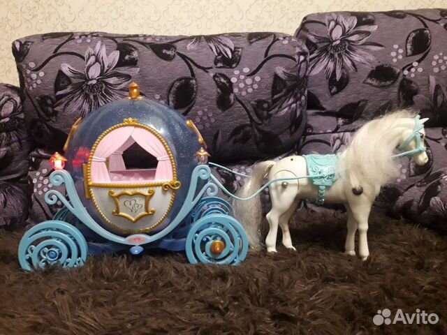 Карета и лошадь для кукол