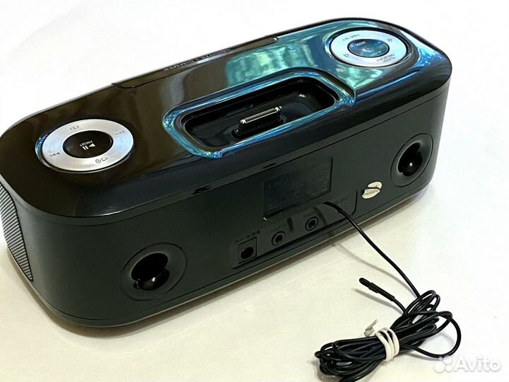 Колонка iLuv iMM153 с док-станцией, радио и часами