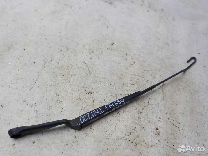 Поводок стеклоочистителя skoda octavia A4 передний