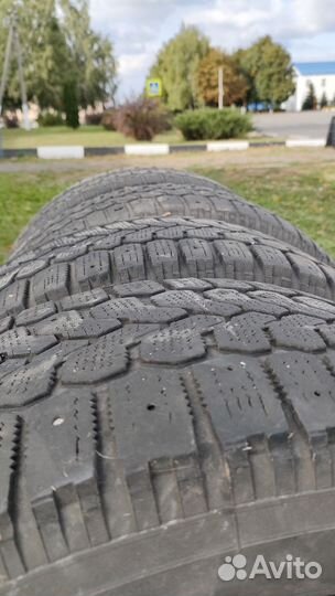 Yokohama Ice Guard F700S 215/60 R17