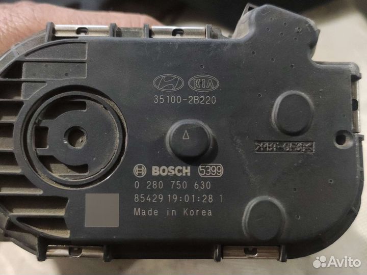 Дроссельная заслонка на Kia Rio 4 351002B220