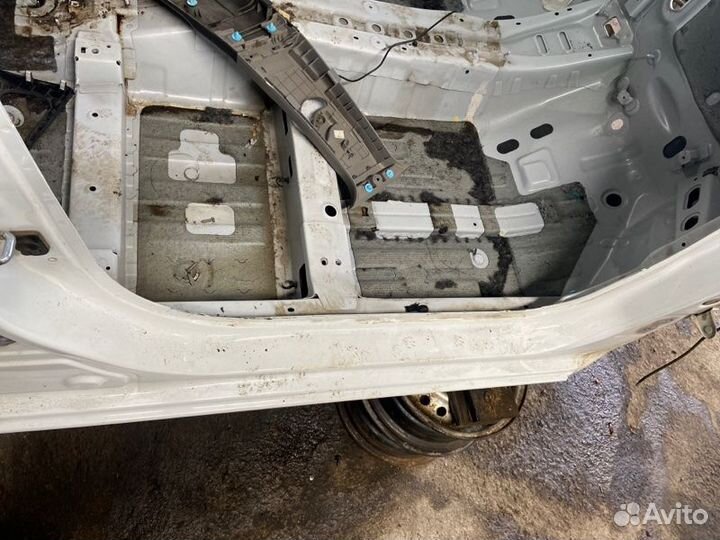 Порог правый Kia Rio G4FC 2013