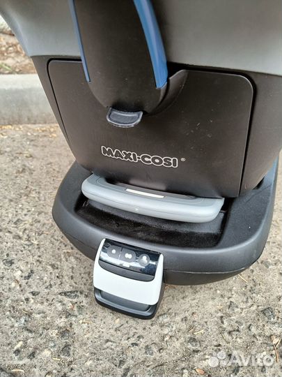Автомобильное кресло maxi cosi