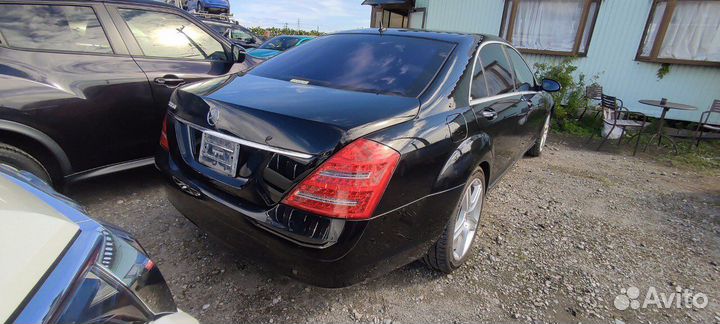В разборе из Японии Mercedes Benz S500 W221 Long