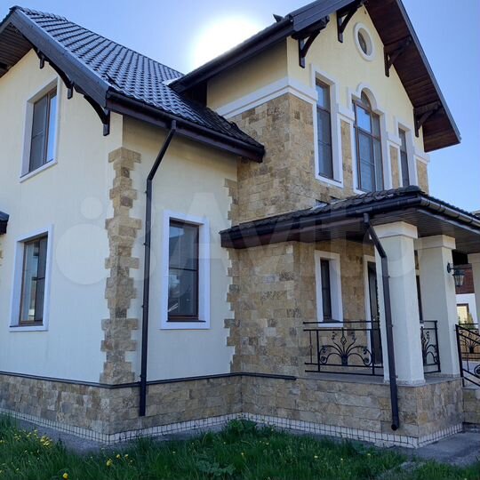 Дом 250 м² на участке 8,1 сот.