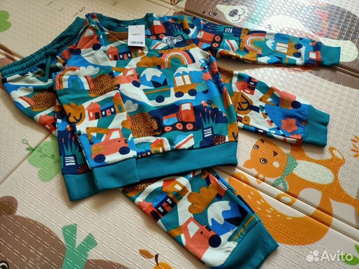 Костюм на мальчика next 6-7 лет (116-122), новый