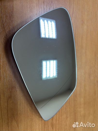 Правый зеркальный элемент с подогревом на BMW f10