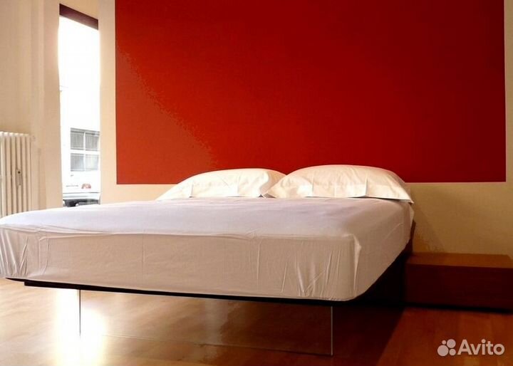 Парящая кровать на металлокаркасе