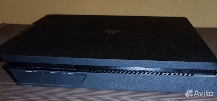 Игровая приставка ps4 slim