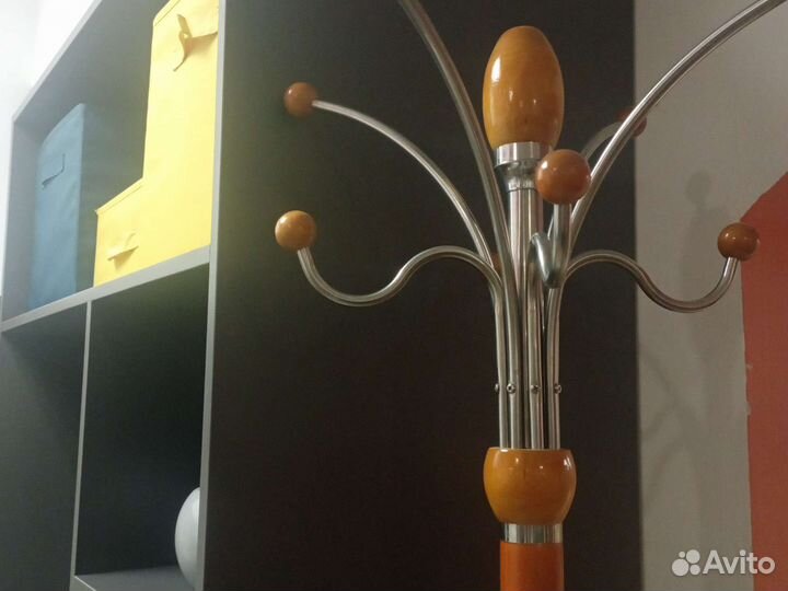 Вешалка для одежды напольная деревянная