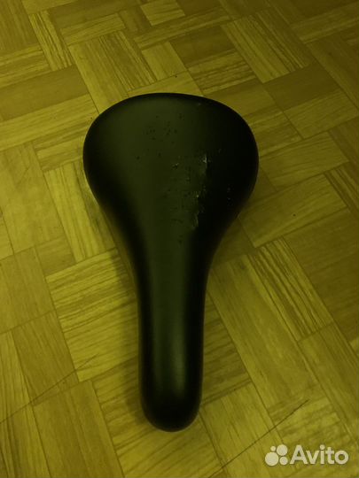 Седло для велосипеда испорченное