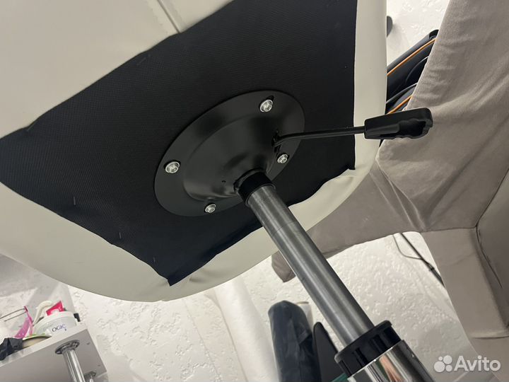 Стул ракушка для мастера