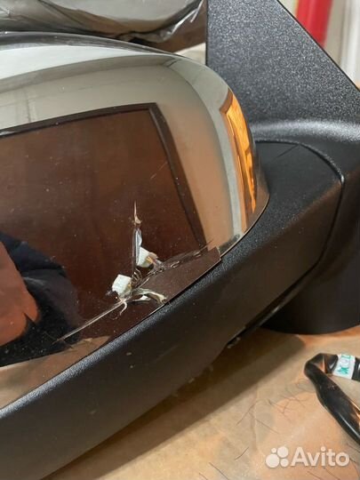 Правое зеркало Chevrolet Tahoe 3