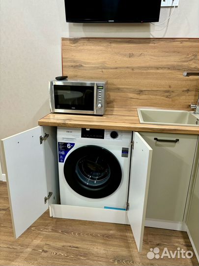 Угловая кухня в наличии