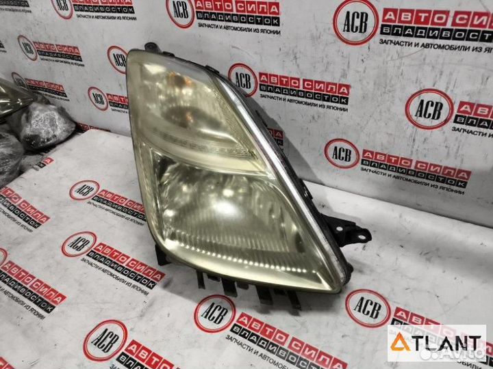 Фара правая toyota prius
