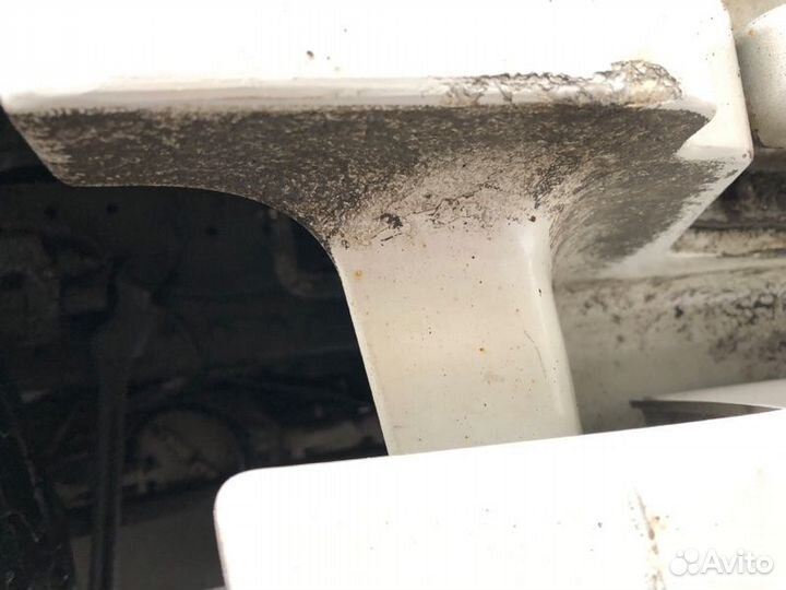 Корпус подножек правый Man