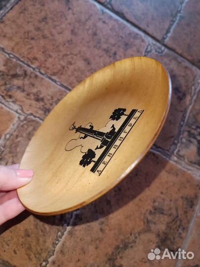 Тарелка декоративная Ленинград из дерева