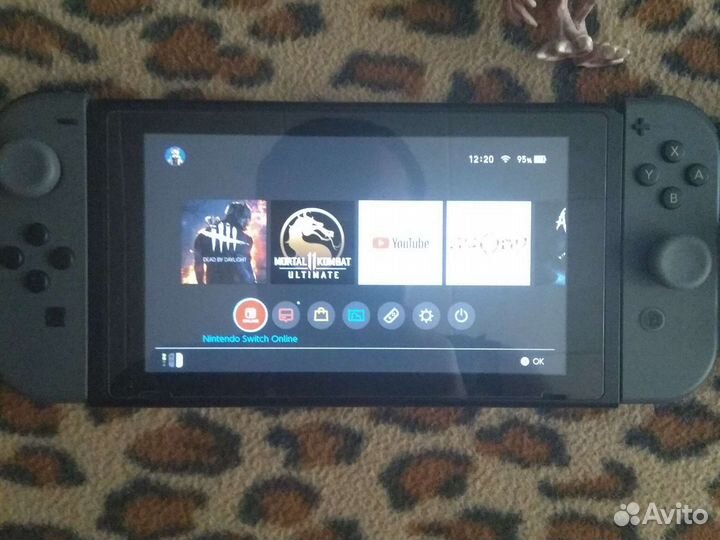 Nintendo Switch V2 c отличным набором