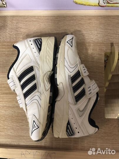 Кроссовки adidas, р 29