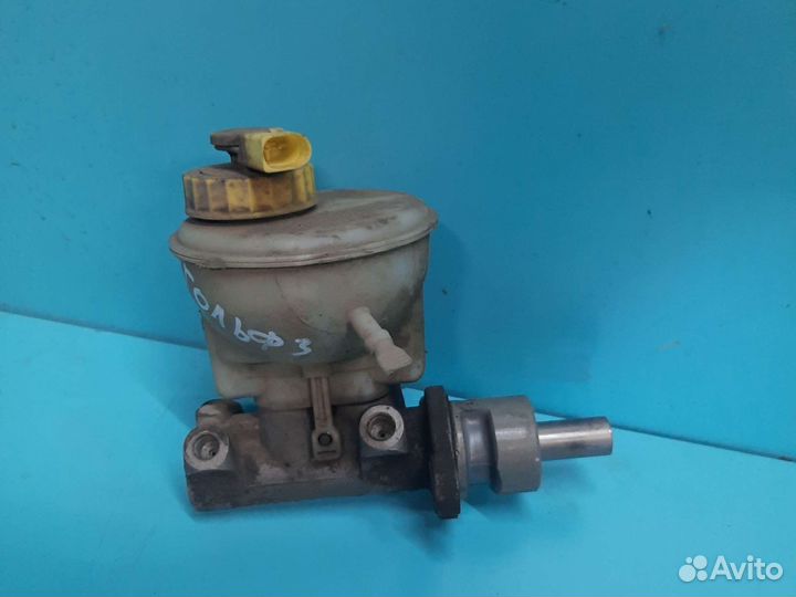 Главный тормозной цилиндр Volkswagen golf 3