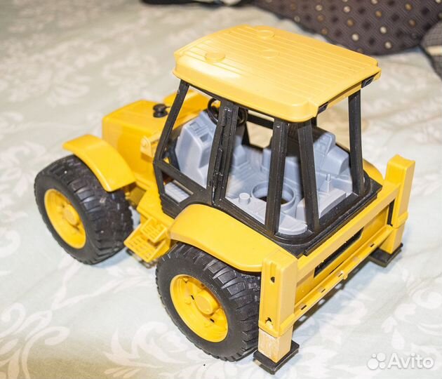 Игрушка Трактор Bruder Германия