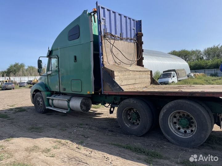 Freightliner Columbia, 2004