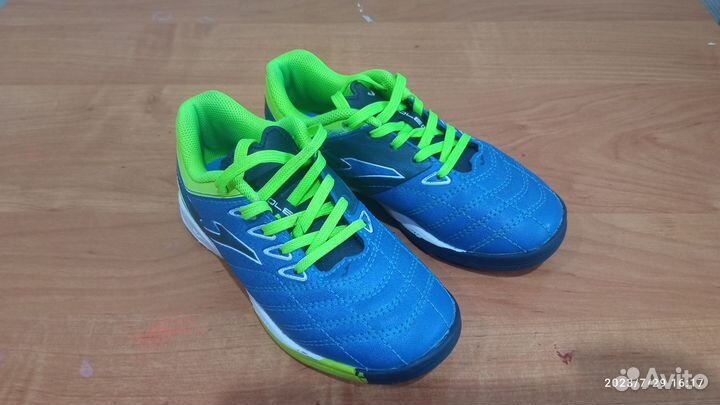 Продам кроссовки, они же футзалки для футбола
