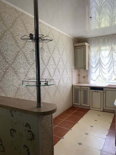 3-к. квартира, 64 м², 1/2 эт.