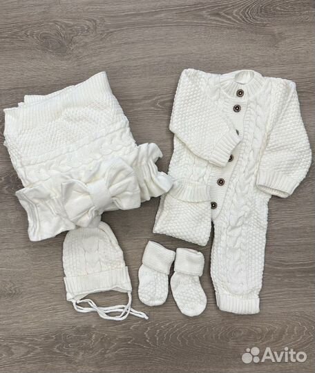 Комплект на выписку новый