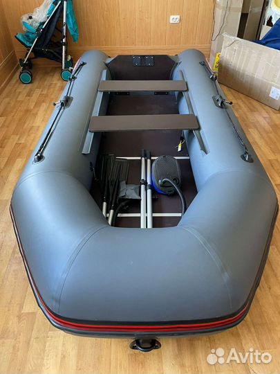 Надувная лодка Hunterboat Хантер 320 Л серый