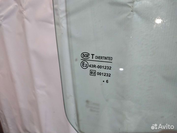 Боковое стекло ваз 2110