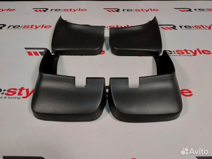 Брызговики Toyota Rush 06-08г Черные