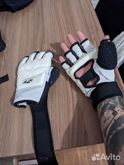 Перчатки MMA, UFC