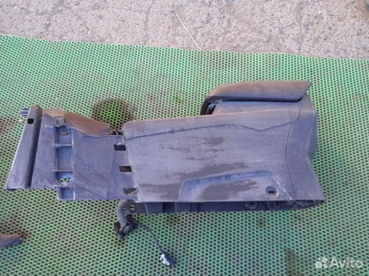 Подлокотник Ford Focus 3 iqdb 2013